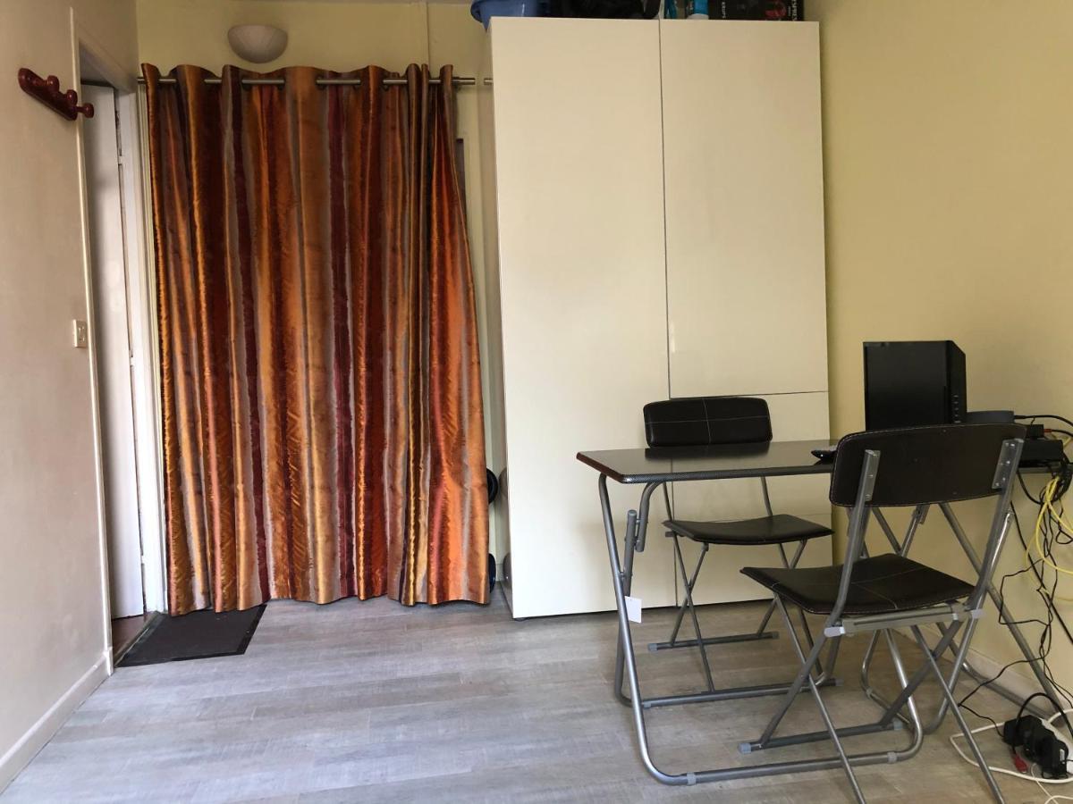 23 Rue De La Chapelle Apartment Paris Exterior photo